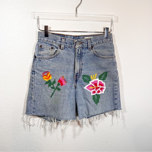 Madewell x JM Drygoods collab embroidered jean shorts - Picture 2 of 10